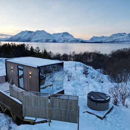 Wonderinn Arctic Utstrand Exterior photo