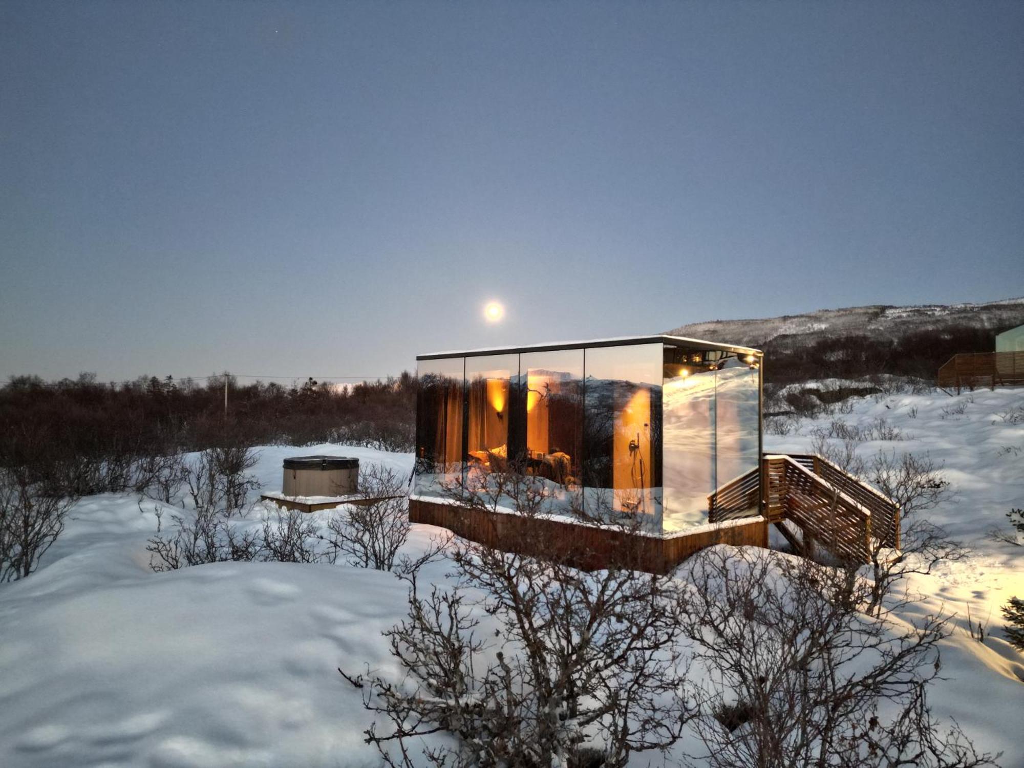 Wonderinn Arctic Utstrand Exterior photo